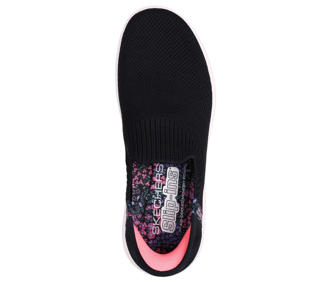 Skechers Slip-Ins - Go Walk Travel Womens Show (Black/White)